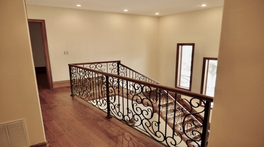 406 Jordan Dr, Laredo, Texas 78041, 4 Bedrooms Bedrooms, 11 Rooms Rooms,4 BathroomsBathrooms,Residential,For Sale,406 Jordan Dr,20263308