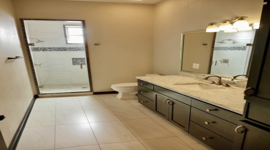 406 Jordan Dr, Laredo, Texas 78041, 4 Bedrooms Bedrooms, 11 Rooms Rooms,4 BathroomsBathrooms,Residential,For Sale,406 Jordan Dr,20263308