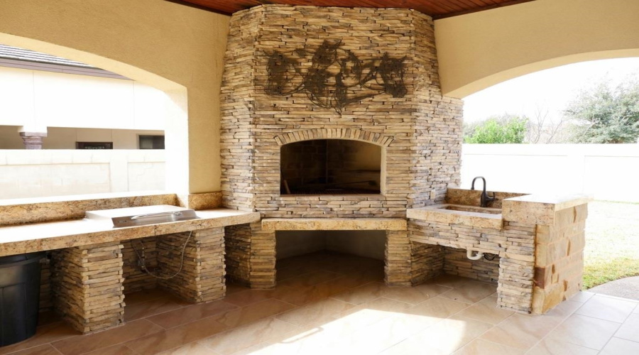 406 Jordan Dr, Laredo, Texas 78041, 4 Bedrooms Bedrooms, 11 Rooms Rooms,4 BathroomsBathrooms,Residential,For Sale,406 Jordan Dr,20263308