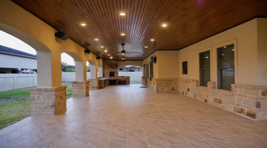 406 Jordan Dr, Laredo, Texas 78041, 4 Bedrooms Bedrooms, 11 Rooms Rooms,4 BathroomsBathrooms,Residential,For Sale,406 Jordan Dr,20263308