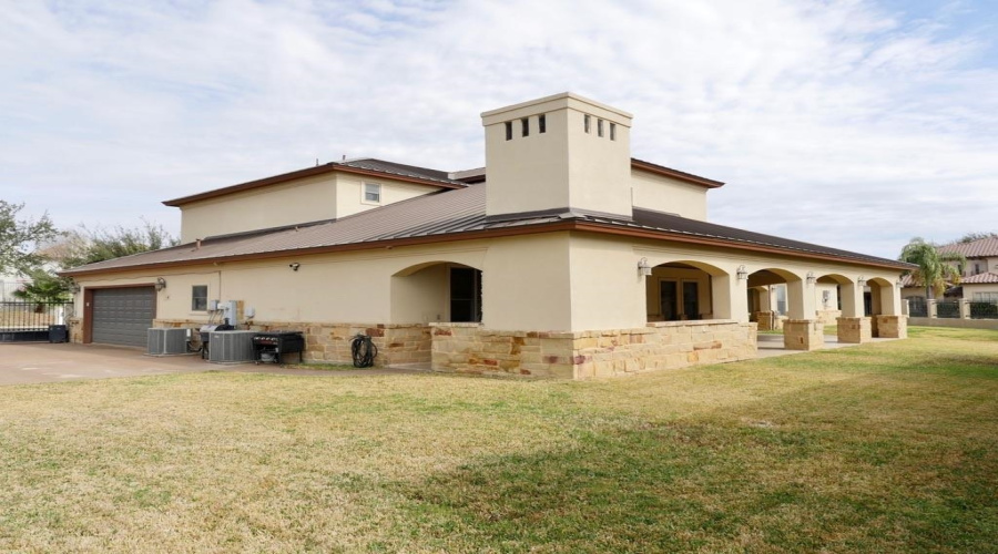 406 Jordan Dr, Laredo, Texas 78041, 4 Bedrooms Bedrooms, 11 Rooms Rooms,4 BathroomsBathrooms,Residential,For Sale,406 Jordan Dr,20263308