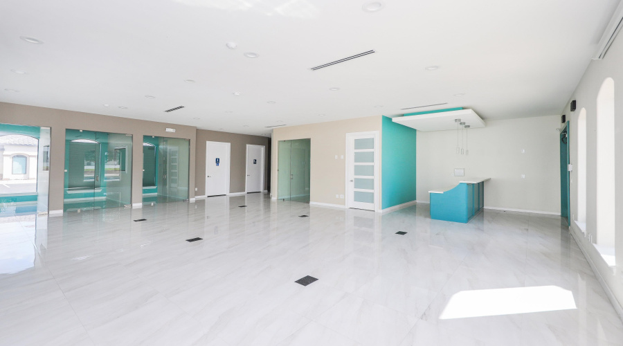 10414 Medical Lp, Laredo, Texas 78045, 1 Room Rooms,2 BathroomsBathrooms,Commercial retail/office,For Rent,10414 Medical Lp,20263314