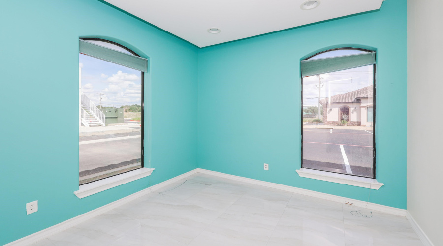 10414 Medical Lp, Laredo, Texas 78045, 1 Room Rooms,2 BathroomsBathrooms,Commercial retail/office,For Rent,10414 Medical Lp,20263314