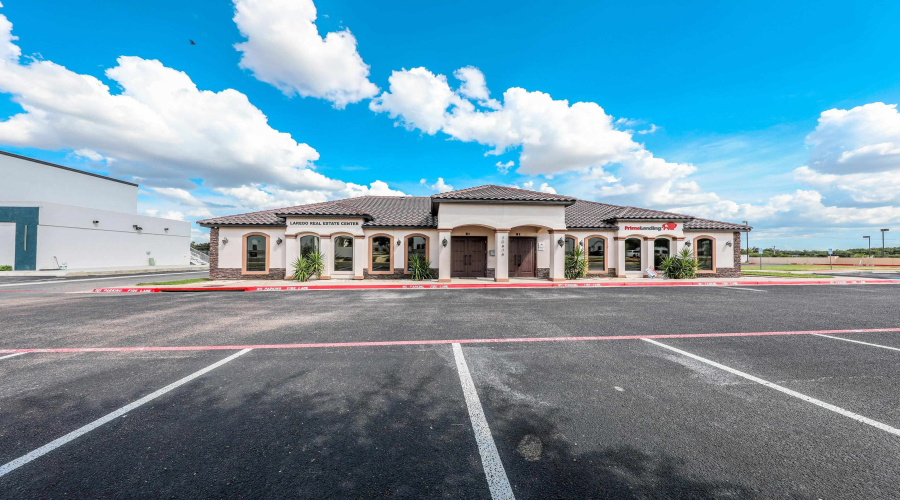 10414 Medical Lp, Laredo, Texas 78045, 1 Room Rooms,2 BathroomsBathrooms,Commercial retail/office,For Rent,10414 Medical Lp,20263314