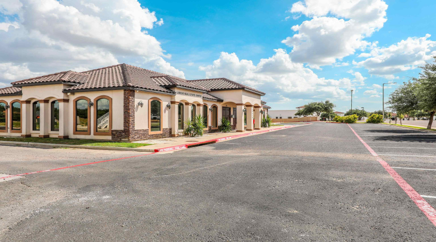 10414 Medical Lp, Laredo, Texas 78045, 1 Room Rooms,2 BathroomsBathrooms,Commercial retail/office,For Rent,10414 Medical Lp,20263314