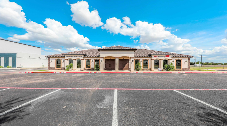 10414 Medical Lp, Laredo, Texas 78045, 1 Room Rooms,2 BathroomsBathrooms,Commercial retail/office,For Rent,10414 Medical Lp,20263314