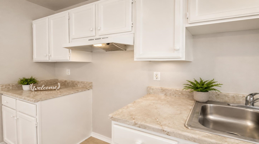 351 Redfish Dr, Laredo, Texas 78043, 2 Bedrooms Bedrooms, 5 Rooms Rooms,2 BathroomsBathrooms,Residential,For Rent,351 Redfish Dr,20263315
