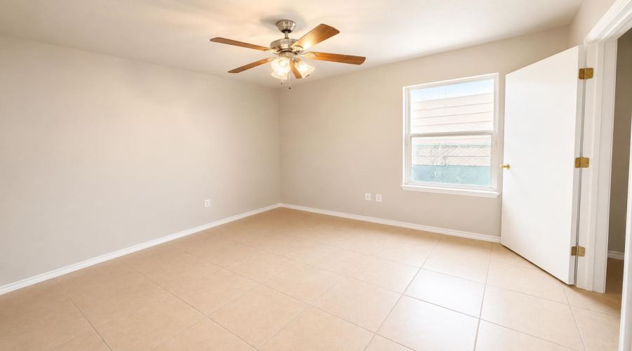 351 Redfish Dr, Laredo, Texas 78043, 2 Bedrooms Bedrooms, 5 Rooms Rooms,2 BathroomsBathrooms,Residential,For Rent,351 Redfish Dr,20263315