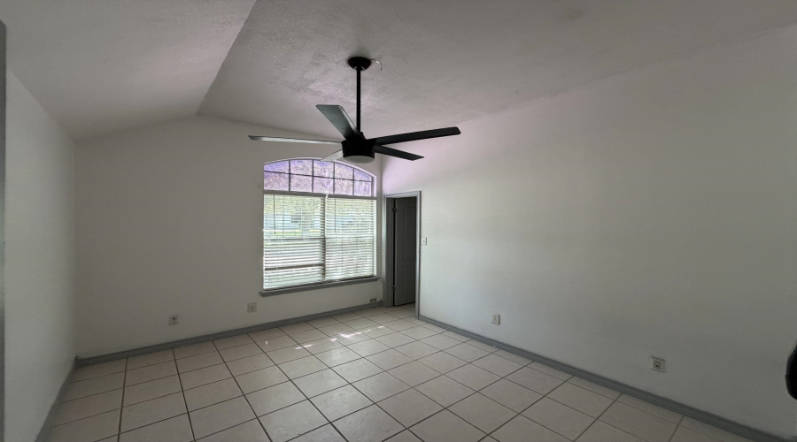 307 Cinnamon Teal Lp, Laredo, Texas 78045-4118, 3 Bedrooms Bedrooms, 6 Rooms Rooms,2 BathroomsBathrooms,Residential,For Sale,307 Cinnamon Teal Lp,20263316