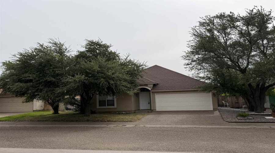 307 Cinnamon Teal Lp, Laredo, Texas 78045-4118, 3 Bedrooms Bedrooms, 6 Rooms Rooms,2 BathroomsBathrooms,Residential,For Sale,307 Cinnamon Teal Lp,20263316