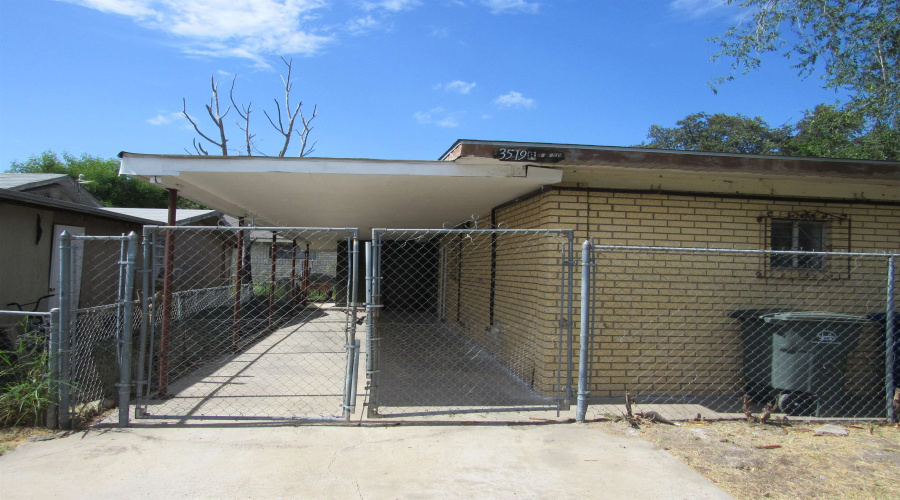 3519 Flores Ave, LAREDO, Texas 78041, 2 Bedrooms Bedrooms, 3 Rooms Rooms,2 BathroomsBathrooms,Residential,For Rent,3519 Flores Ave,20263317