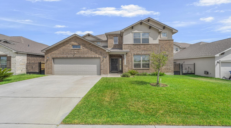 419 Quieto Dr., LAREDO, Texas 78045, 6 Bedrooms Bedrooms, 9 Rooms Rooms,4 BathroomsBathrooms,Residential,For Sale,419 Quieto Dr.,20263318