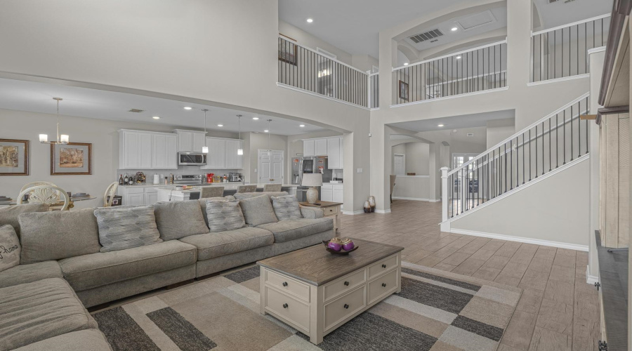 419 Quieto Dr., LAREDO, Texas 78045, 6 Bedrooms Bedrooms, 9 Rooms Rooms,4 BathroomsBathrooms,Residential,For Sale,419 Quieto Dr.,20263318