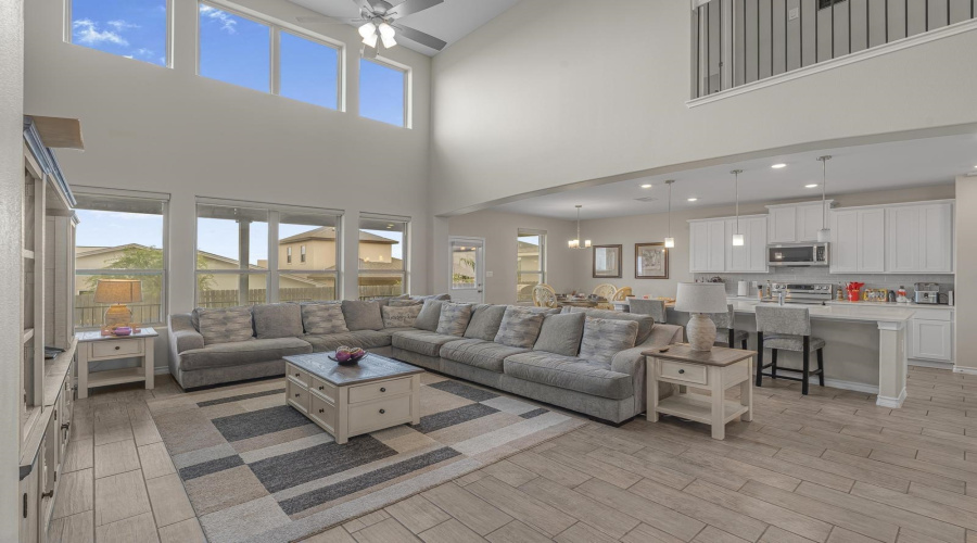 419 Quieto Dr., LAREDO, Texas 78045, 6 Bedrooms Bedrooms, 9 Rooms Rooms,4 BathroomsBathrooms,Residential,For Sale,419 Quieto Dr.,20263318