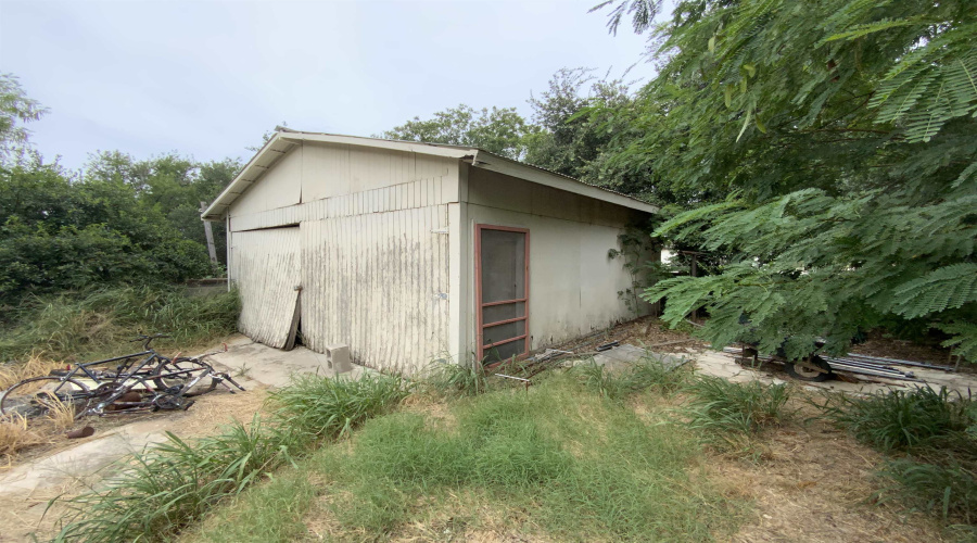 413 Corpus Christi St, Laredo, Texas 78040, 2 Bedrooms Bedrooms, 5 Rooms Rooms,1 BathroomBathrooms,Residential,For Sale,413 Corpus Christi St,20263319