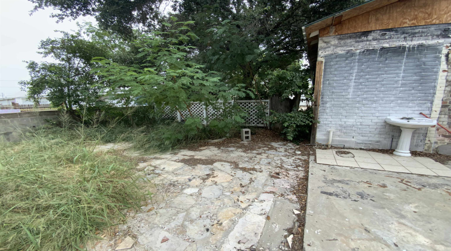 413 Corpus Christi St, Laredo, Texas 78040, 2 Bedrooms Bedrooms, 5 Rooms Rooms,1 BathroomBathrooms,Residential,For Sale,413 Corpus Christi St,20263319