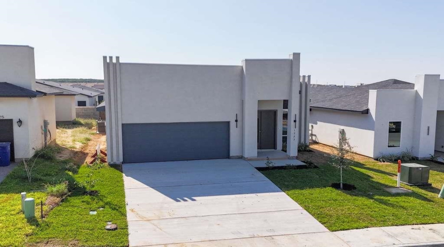 1723 Cordova Dr., Laredo, Texas 78046, 3 Bedrooms Bedrooms, 5 Rooms Rooms,2 BathroomsBathrooms,Residential,For Sale,1723 Cordova Dr.,20263321