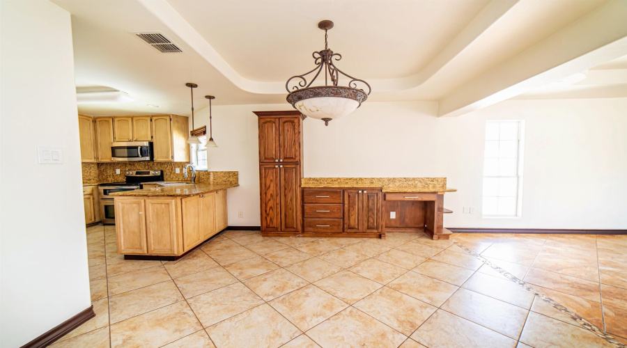 2110 Lima Lp, Laredo, Texas 78045-0000, 3 Bedrooms Bedrooms, 6 Rooms Rooms,2 BathroomsBathrooms,Residential,For Rent,2110 Lima Lp,20263322