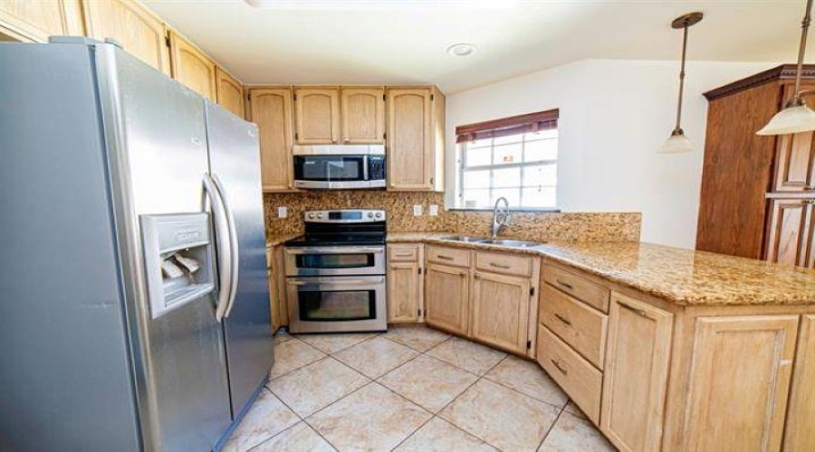 2110 Lima Lp, Laredo, Texas 78045-0000, 3 Bedrooms Bedrooms, 6 Rooms Rooms,2 BathroomsBathrooms,Residential,For Rent,2110 Lima Lp,20263322