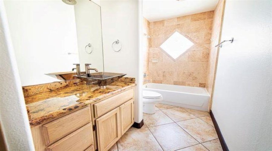 2110 Lima Lp, Laredo, Texas 78045-0000, 3 Bedrooms Bedrooms, 6 Rooms Rooms,2 BathroomsBathrooms,Residential,For Rent,2110 Lima Lp,20263322