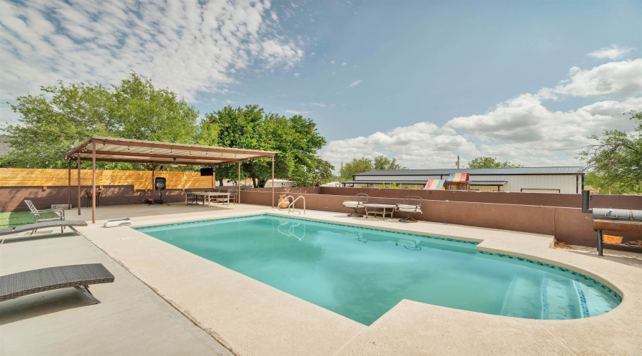 1602 2nd St, ZAPATA, Texas 78076, 3 Bedrooms Bedrooms, 5 Rooms Rooms,3 BathroomsBathrooms,Residential,For Sale,1602 2nd St,20263323