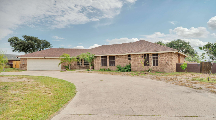 1602 2nd St, ZAPATA, Texas 78076, 3 Bedrooms Bedrooms, 5 Rooms Rooms,3 BathroomsBathrooms,Residential,For Sale,1602 2nd St,20263323