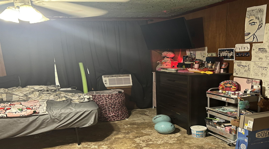 2715 Cedar Ave, Laredo, Texas 78040-0000, 4 Bedrooms Bedrooms, 5 Rooms Rooms,1 BathroomBathrooms,Residential,For Sale,2715 Cedar Ave,20263325