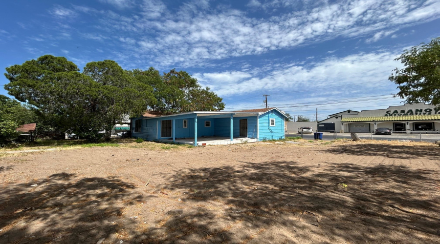 815 San Jorge Ave, Laredo, Texas 78040, 2 Bedrooms Bedrooms, 4 Rooms Rooms,1 BathroomBathrooms,Residential,For Rent,815 San Jorge Ave,20263326