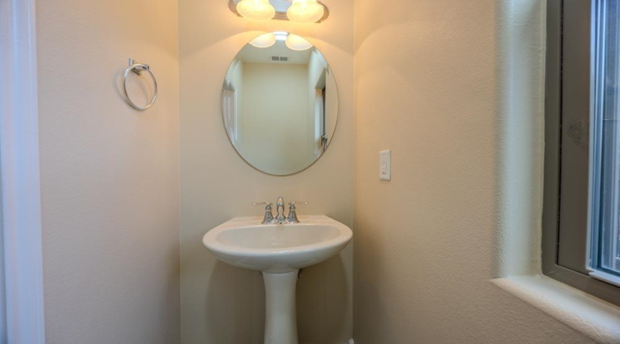 1408 Orto Dr., LAREDO, Texas 78045, 4 Bedrooms Bedrooms, 8 Rooms Rooms,2 BathroomsBathrooms,Residential,For Sale,1408 Orto Dr.,20263329