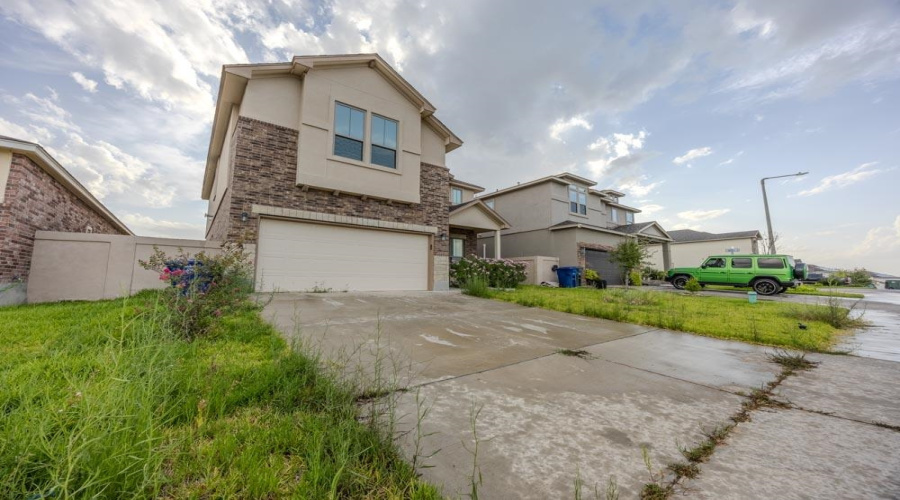 1408 Orto Dr., LAREDO, Texas 78045, 4 Bedrooms Bedrooms, 8 Rooms Rooms,2 BathroomsBathrooms,Residential,For Sale,1408 Orto Dr.,20263329