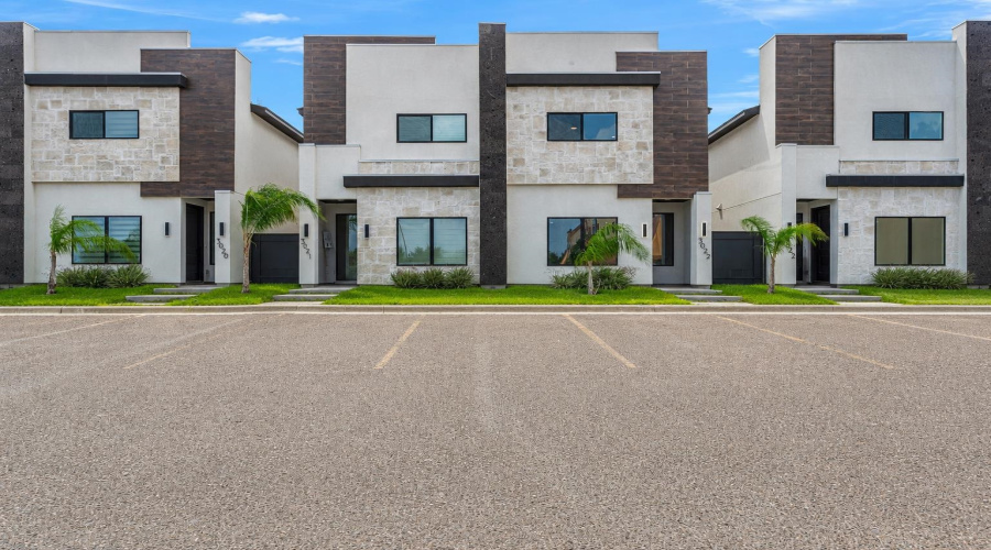 8218 Casa Verde Rd, Laredo, Texas 78041, 3 Bedrooms Bedrooms, 3 Rooms Rooms,2 BathroomsBathrooms,Residential,For Sale,8218 Casa Verde Rd,20263331