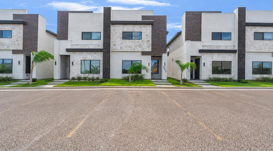8218 Casa Verde Rd, Laredo, Texas 78041, 3 Bedrooms Bedrooms, 3 Rooms Rooms,2 BathroomsBathrooms,Residential,For Sale,8218 Casa Verde Rd,20263331
