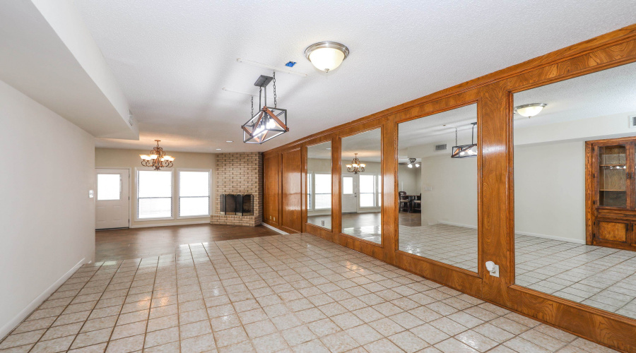 132 Martingale Ln, Laredo, Texas 78041-2231, 3 Bedrooms Bedrooms, 7 Rooms Rooms,2 BathroomsBathrooms,Residential,For Sale,132 Martingale Ln,20263335
