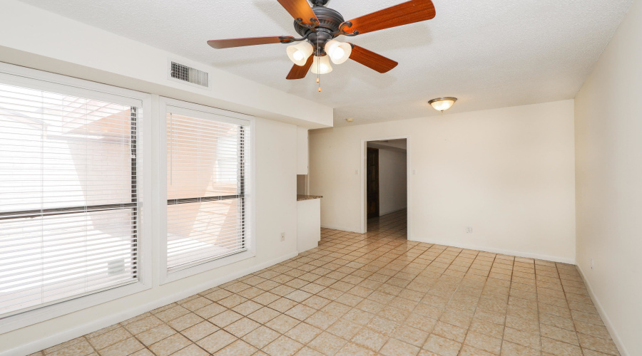 132 Martingale Ln, Laredo, Texas 78041-2231, 3 Bedrooms Bedrooms, 7 Rooms Rooms,2 BathroomsBathrooms,Residential,For Sale,132 Martingale Ln,20263335