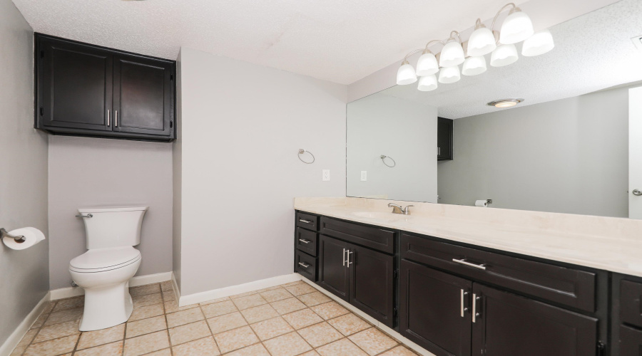 132 Martingale Ln, Laredo, Texas 78041-2231, 3 Bedrooms Bedrooms, 7 Rooms Rooms,2 BathroomsBathrooms,Residential,For Sale,132 Martingale Ln,20263335