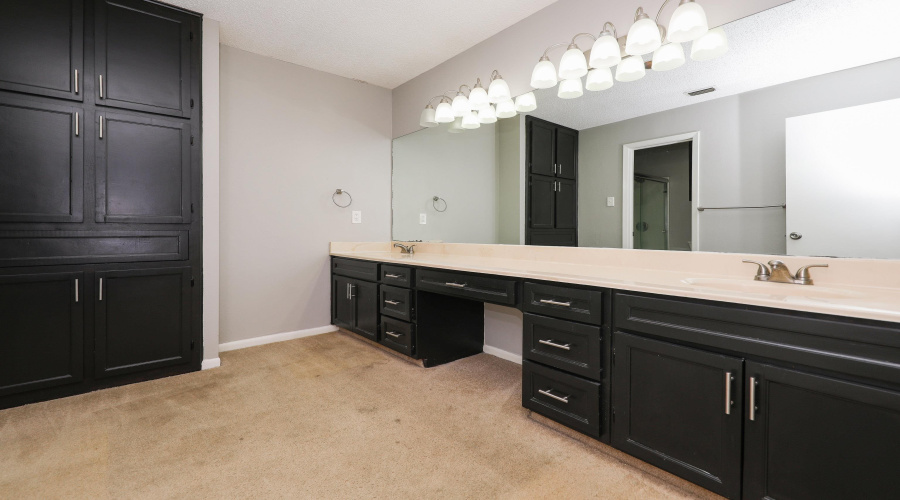 132 Martingale Ln, Laredo, Texas 78041-2231, 3 Bedrooms Bedrooms, 7 Rooms Rooms,2 BathroomsBathrooms,Residential,For Sale,132 Martingale Ln,20263335