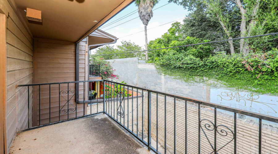 132 Martingale Ln, Laredo, Texas 78041-2231, 3 Bedrooms Bedrooms, 7 Rooms Rooms,2 BathroomsBathrooms,Residential,For Sale,132 Martingale Ln,20263335