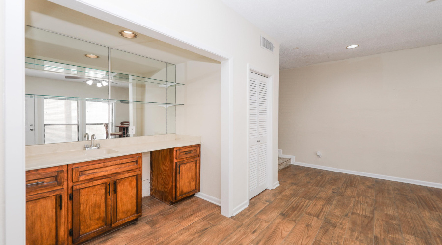132 Martingale Ln, Laredo, Texas 78041-2231, 3 Bedrooms Bedrooms, 7 Rooms Rooms,2 BathroomsBathrooms,Residential,For Sale,132 Martingale Ln,20263335