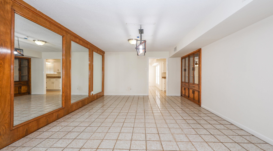 132 Martingale Ln, Laredo, Texas 78041-2231, 3 Bedrooms Bedrooms, 7 Rooms Rooms,2 BathroomsBathrooms,Residential,For Sale,132 Martingale Ln,20263335