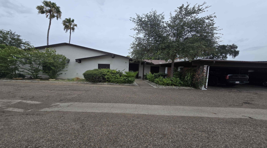 2 McPherson Dr, LAREDO, Texas 78041, 3 Bedrooms Bedrooms, 6 Rooms Rooms,3 BathroomsBathrooms,Residential,For Sale,2 McPherson Dr,20263336