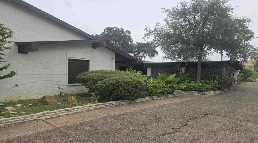 2 McPherson Dr, LAREDO, Texas 78041, 3 Bedrooms Bedrooms, 6 Rooms Rooms,3 BathroomsBathrooms,Residential,For Sale,2 McPherson Dr,20263336