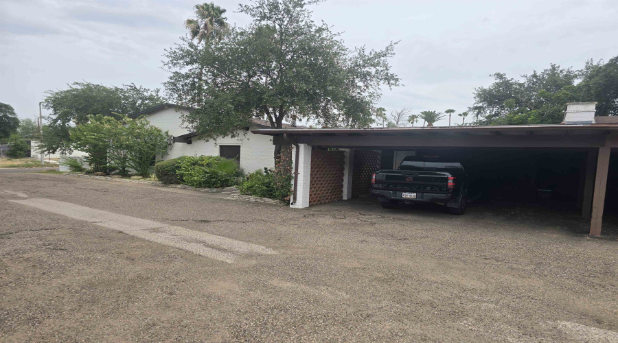 2 McPherson Dr, LAREDO, Texas 78041, 3 Bedrooms Bedrooms, 6 Rooms Rooms,3 BathroomsBathrooms,Residential,For Sale,2 McPherson Dr,20263336