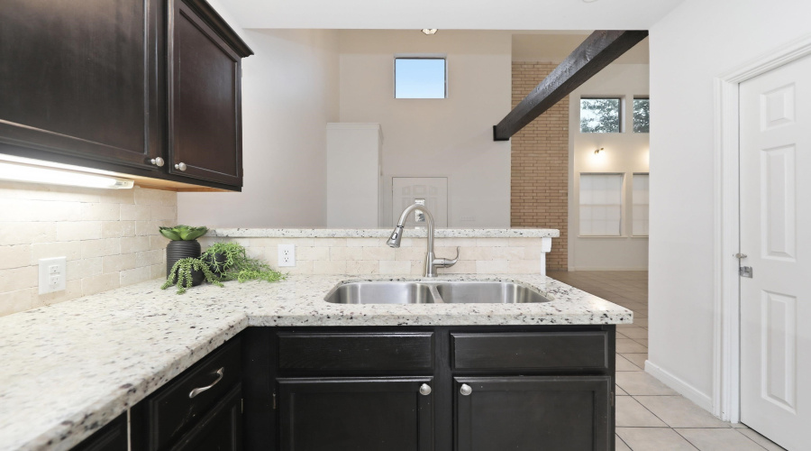 2445 Monarch Dr, Laredo, Texas 78045, 3 Bedrooms Bedrooms, 6 Rooms Rooms,2 BathroomsBathrooms,Residential,For Rent,2445 Monarch Dr,20263337
