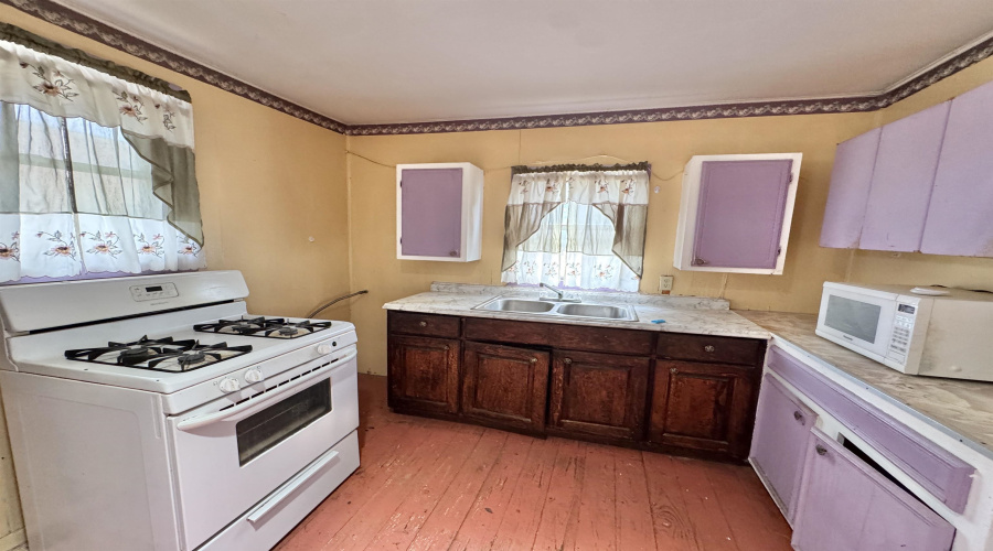 2206 Hidalgo Blvd., ZAPATA, Texas 78076, 3 Bedrooms Bedrooms, 5 Rooms Rooms,1 BathroomBathrooms,Residential,For Sale,2206 Hidalgo Blvd.,20263338