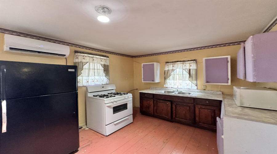 2206 Hidalgo Blvd., ZAPATA, Texas 78076, 3 Bedrooms Bedrooms, 5 Rooms Rooms,1 BathroomBathrooms,Residential,For Sale,2206 Hidalgo Blvd.,20263338