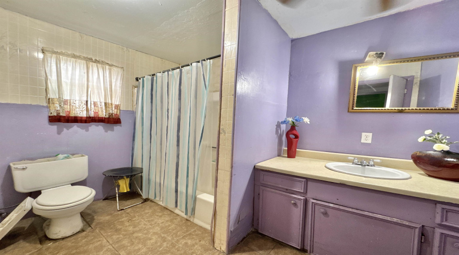 2206 Hidalgo Blvd., ZAPATA, Texas 78076, 3 Bedrooms Bedrooms, 5 Rooms Rooms,1 BathroomBathrooms,Residential,For Sale,2206 Hidalgo Blvd.,20263338
