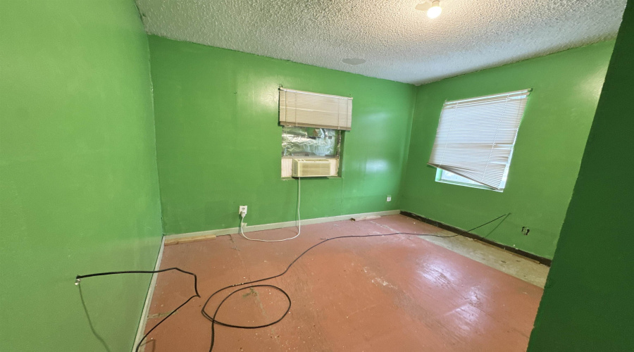 2206 Hidalgo Blvd., ZAPATA, Texas 78076, 3 Bedrooms Bedrooms, 5 Rooms Rooms,1 BathroomBathrooms,Residential,For Sale,2206 Hidalgo Blvd.,20263338