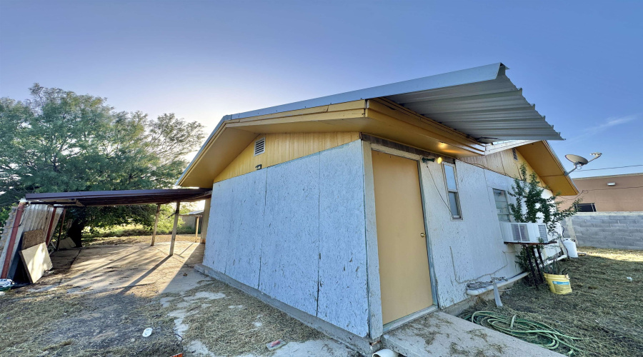 2206 Hidalgo Blvd., ZAPATA, Texas 78076, 3 Bedrooms Bedrooms, 5 Rooms Rooms,1 BathroomBathrooms,Residential,For Sale,2206 Hidalgo Blvd.,20263338