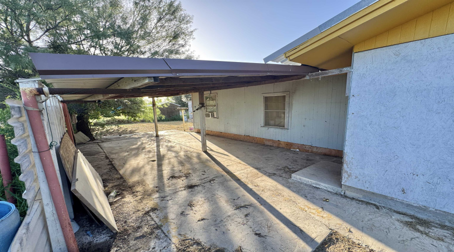 2206 Hidalgo Blvd., ZAPATA, Texas 78076, 3 Bedrooms Bedrooms, 5 Rooms Rooms,1 BathroomBathrooms,Residential,For Sale,2206 Hidalgo Blvd.,20263338