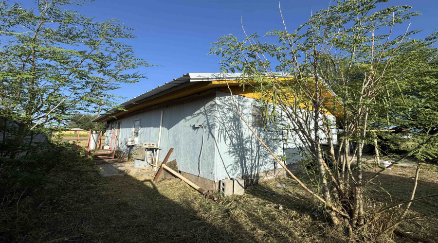 2206 Hidalgo Blvd., ZAPATA, Texas 78076, 3 Bedrooms Bedrooms, 5 Rooms Rooms,1 BathroomBathrooms,Residential,For Sale,2206 Hidalgo Blvd.,20263338